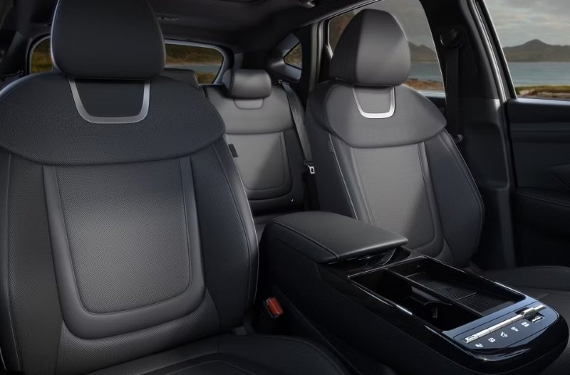 https://www.thurlownunn.co.uk/assets/media/hyundaitucsoninterior_2.jpeg