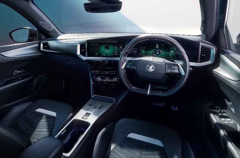 https://www.thurlownunn.co.uk/assets/media/vauxhallmokkainterior.jpeg