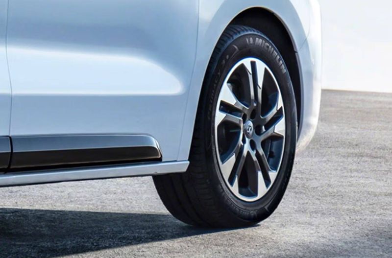 https://www.thurlownunn.co.uk/assets/media/vauxhallvivarolifeelectricwheels.jpeg