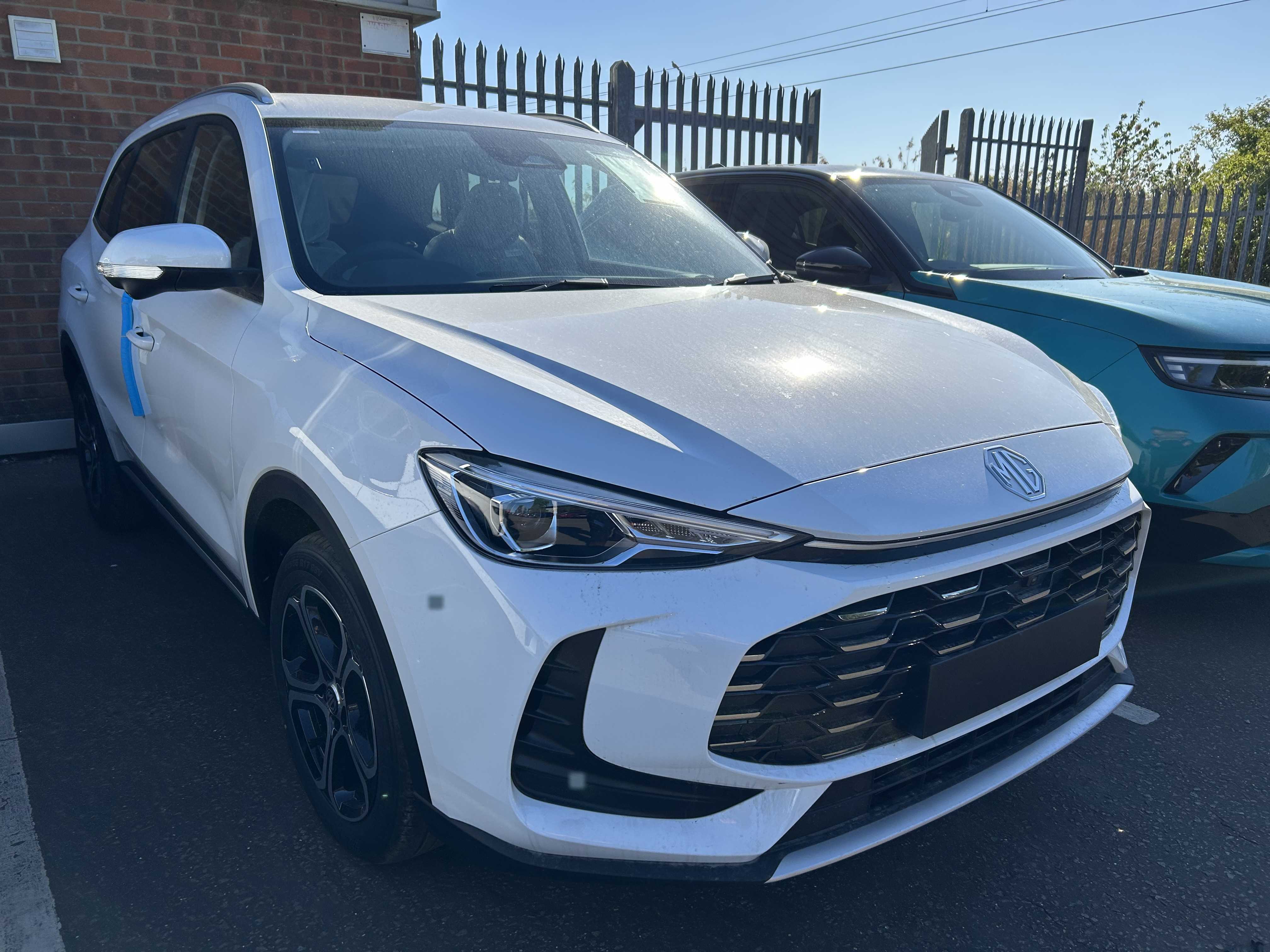 MG ZS HYBRID+